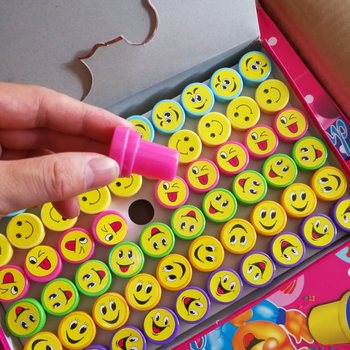 YÜZ FİGÜRLÜ KÜÇÜK KAŞELER (60 adet)