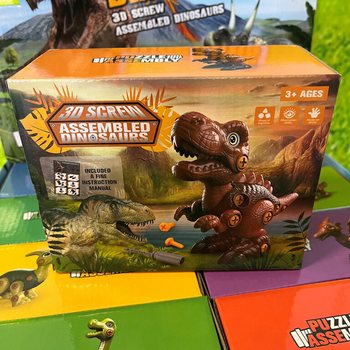 Hediye Kutusunda 3D Dinozor Yapım Seti - Standlı (8 Adet)