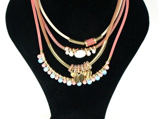 Şık 4 Katlı Pembe Kolye (1 adet)