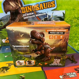 Hediye Kutusunda 3D Dinozor Yapım Seti - Standlı (8 Adet)